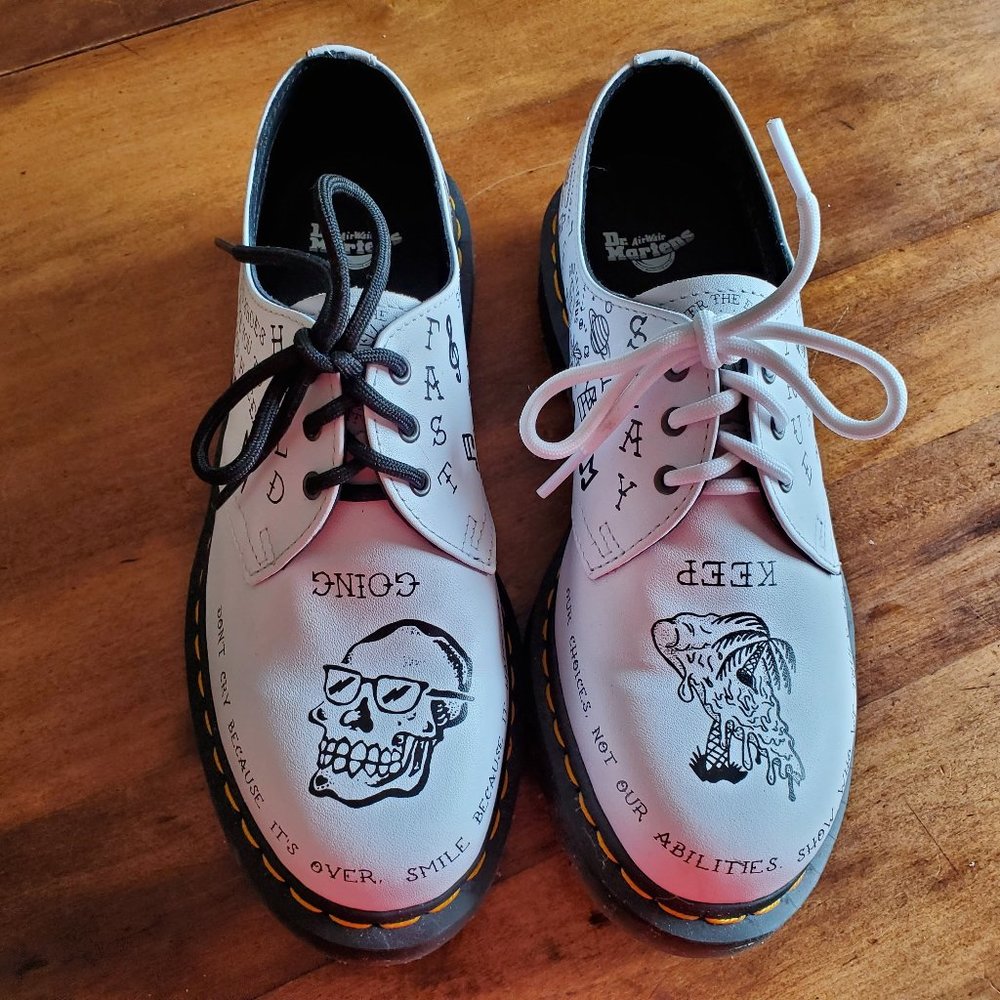 Dr. Martens Scribble lace up shoes